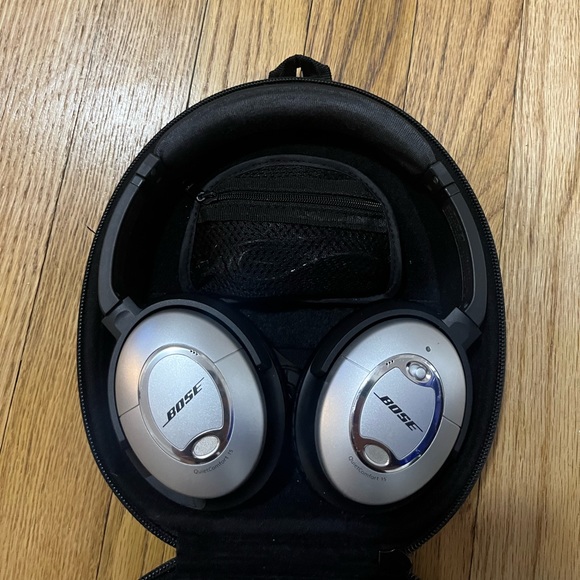 Bose QC 15 noise canceling Headphones